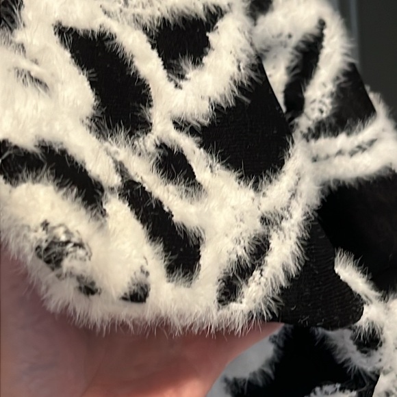 White House Black Market NWT SZ XS. Long Sleeve Belted Iris Sweater Coat - Picture 13 of 15